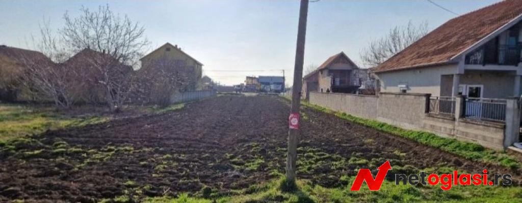 Prodajem plac u Novim Banovcima