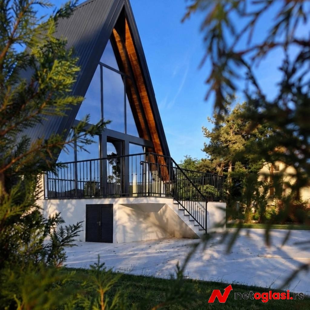 Na prodaju Luxury Villas&Poll,Arandjelovac