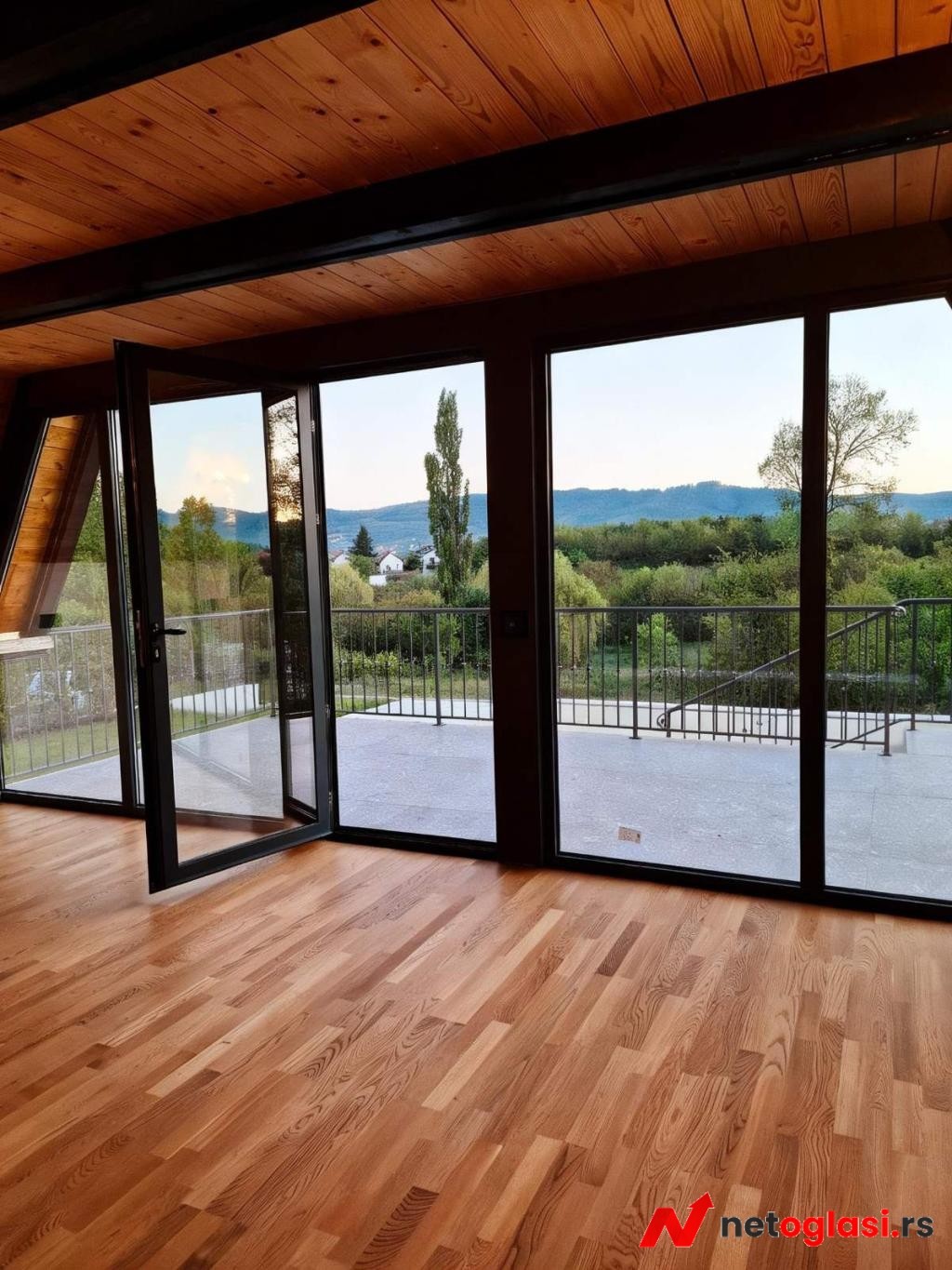 Na prodaju Luxury Villas&Poll,Arandjelovac