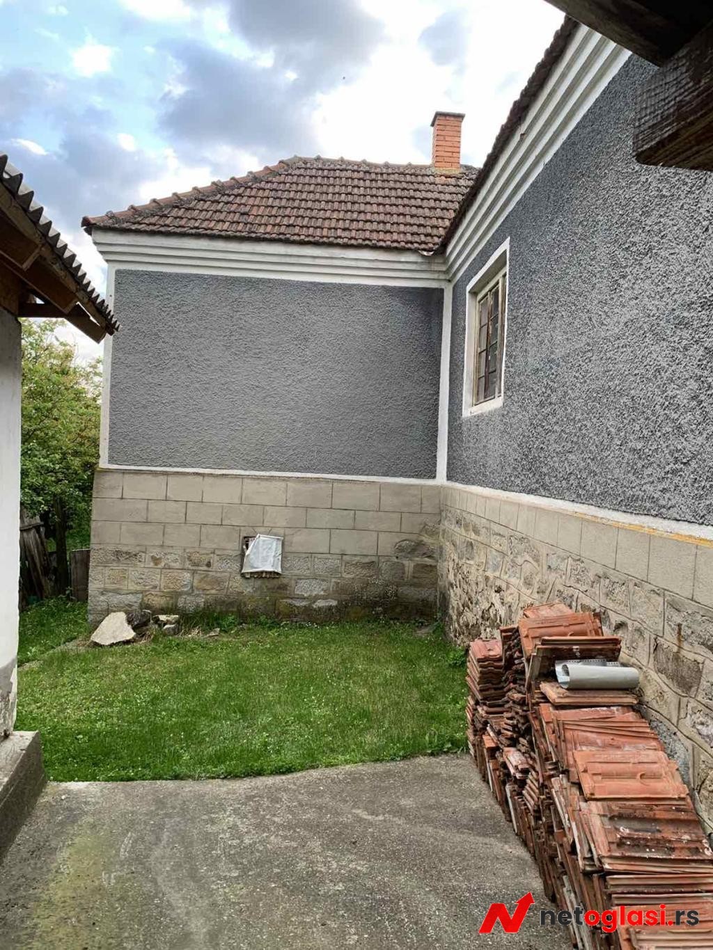 Dve kuce na prodaju-Bogovadja
