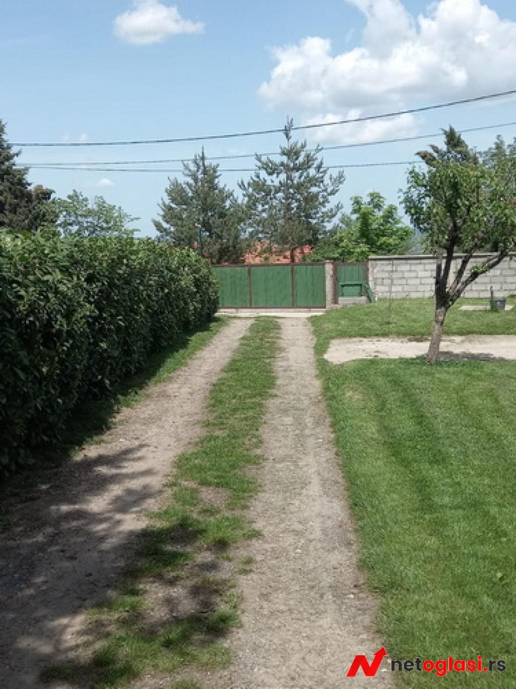 Avala, blizu megamarketa Koka Mar, 200 m2