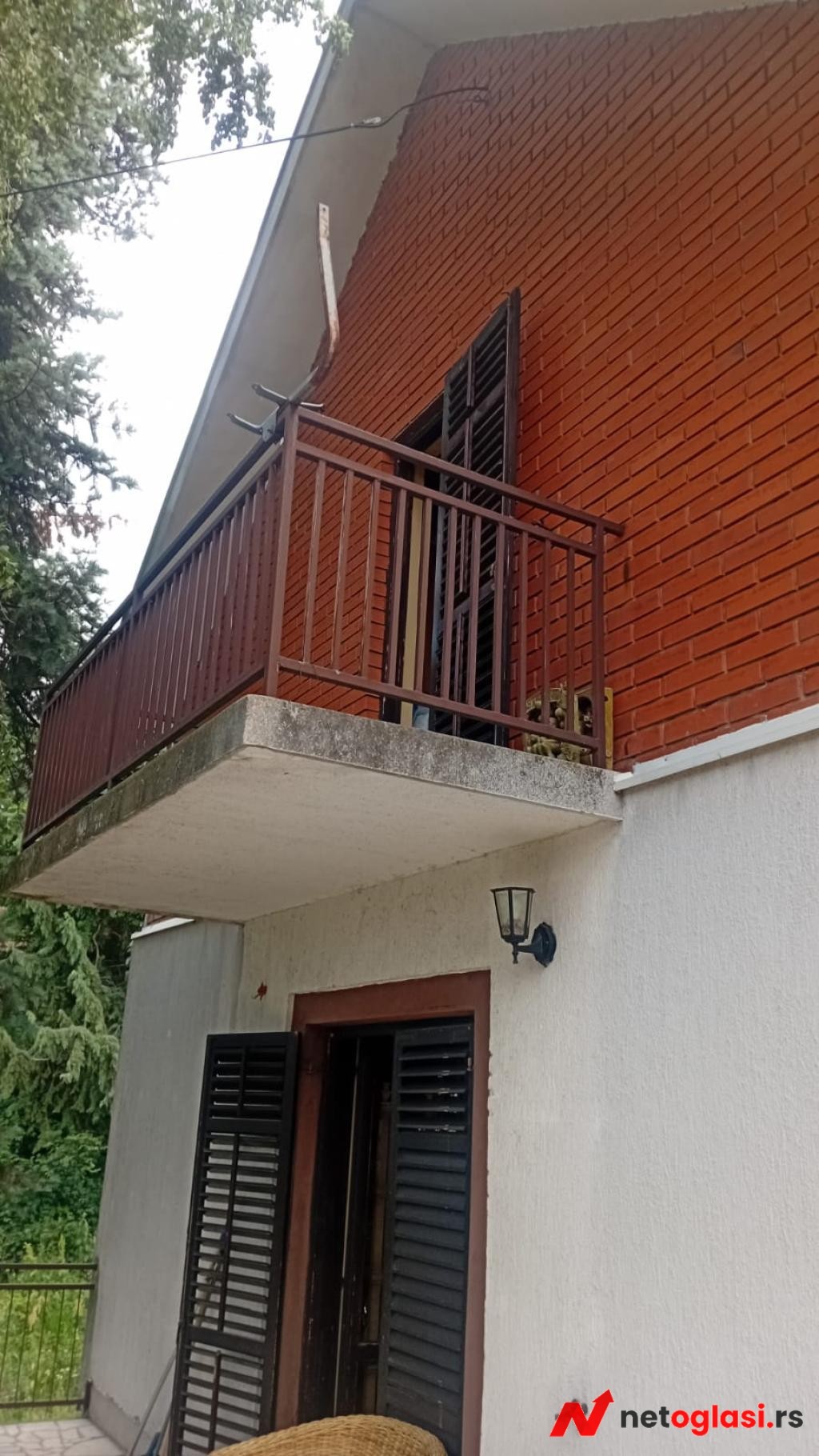 Avala, blizu megamarketa Koka Mar, 200 m2