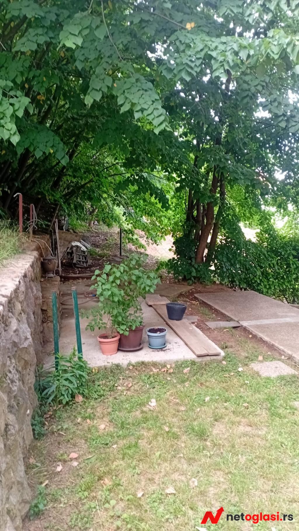 Avala, blizu megamarketa Koka Mar, 200 m2