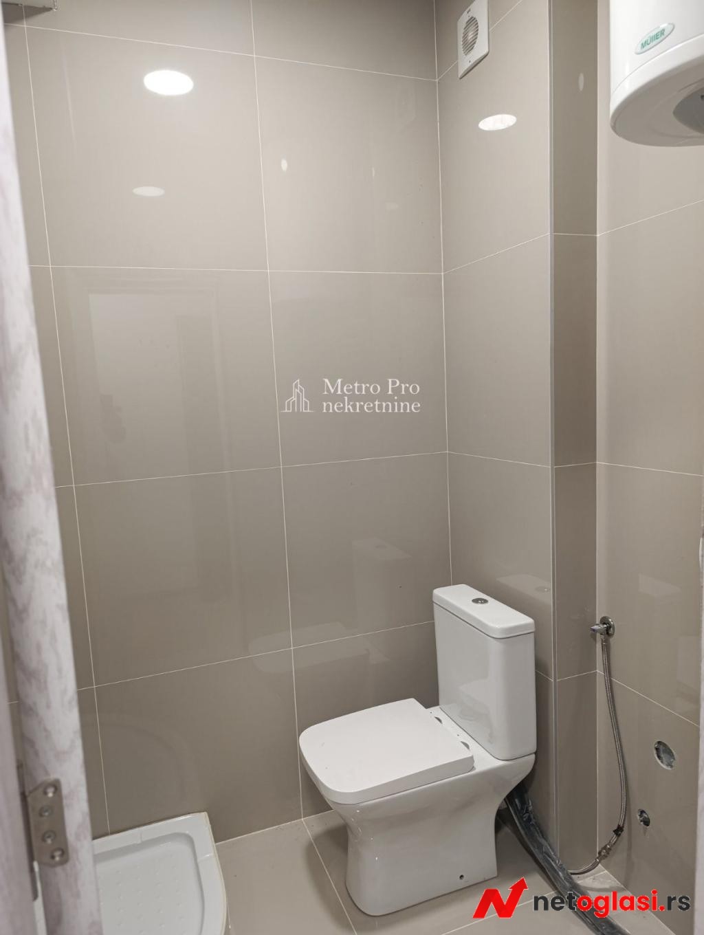 Borca, JNA – 2,5s stan 49m² + dvoriste 30m², prizemlje, novogradnja