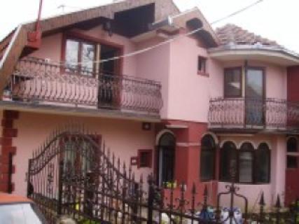 Stan za izdavanje u samostalnoj kuci, Vranje – centar