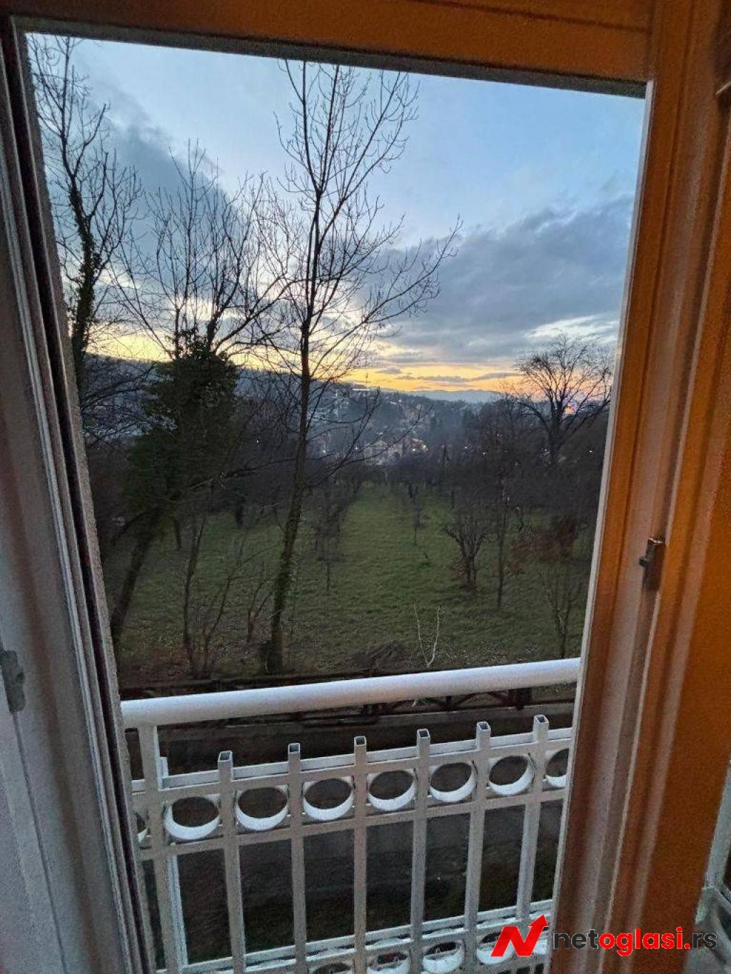 Dvosobni stan odlicno stanje, prvi sprat, Suncani breg, Vrnjacka Banja