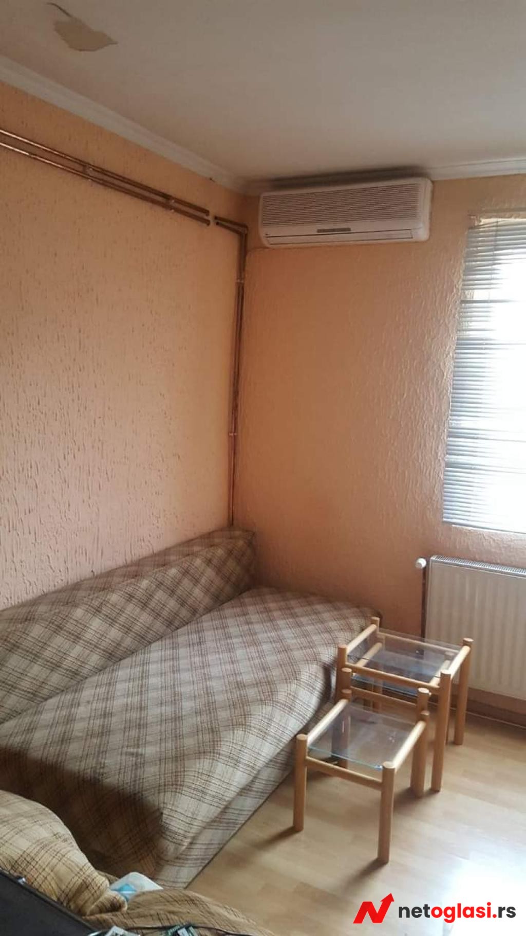 Na prodaju tri kuce