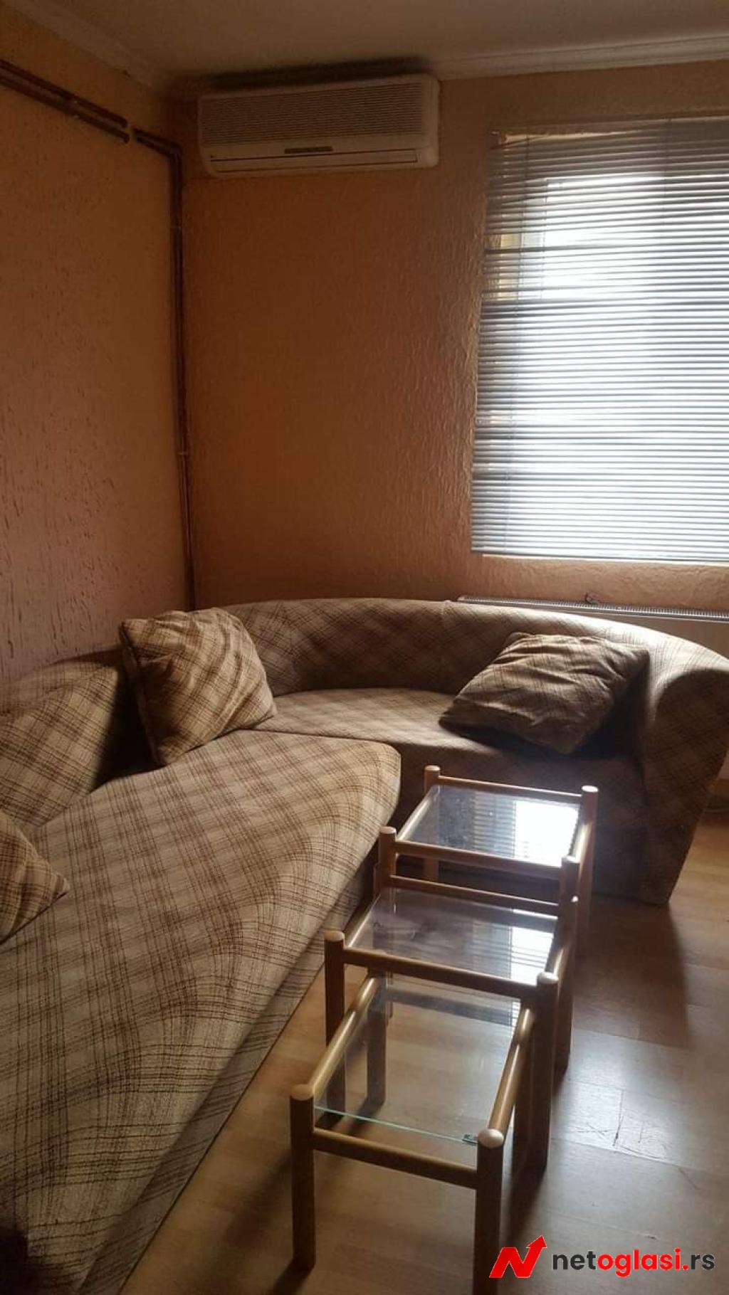 Na prodaju tri kuce