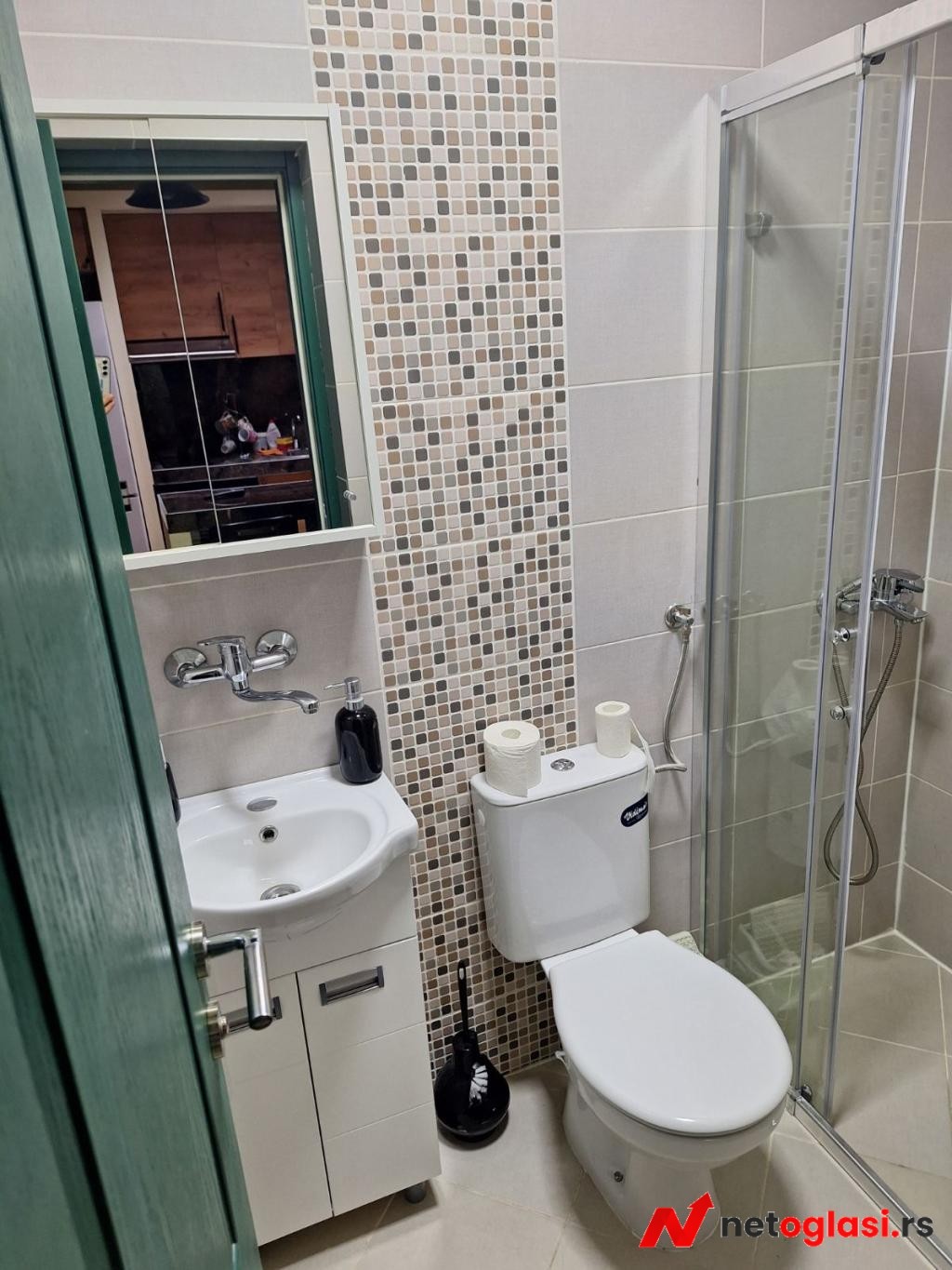 Zemun, izdajem jednokrevetne i dvokrevetne sobe