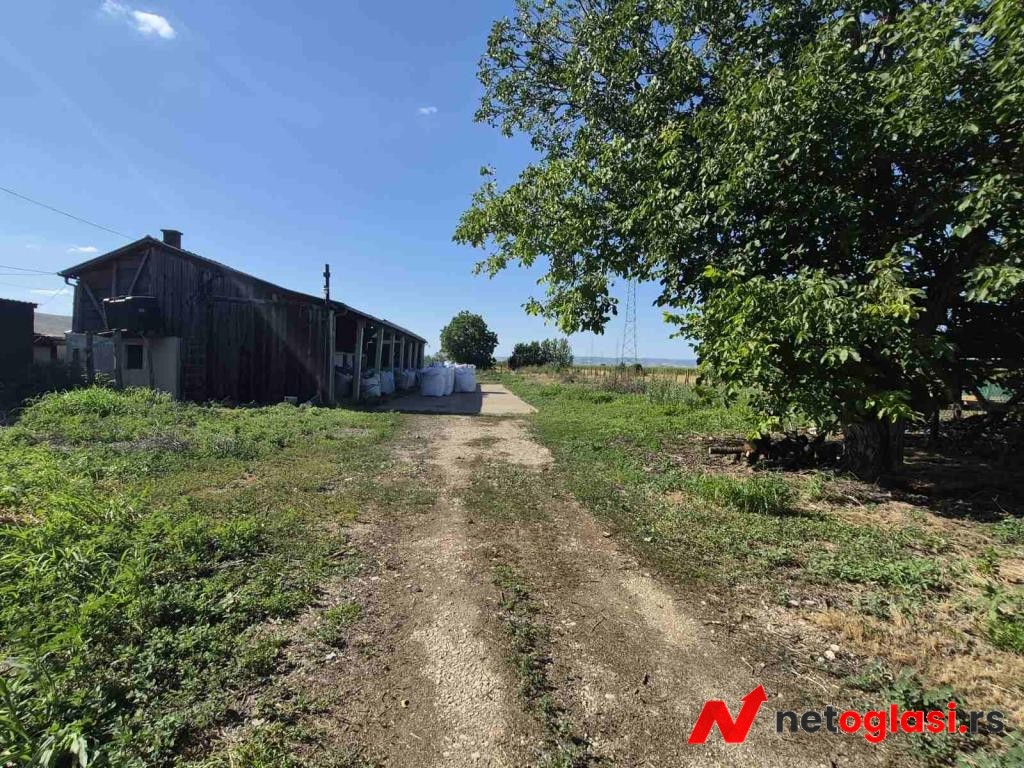 Na prodaju salas – Rumski drum 69a, Sremska Mitrovica