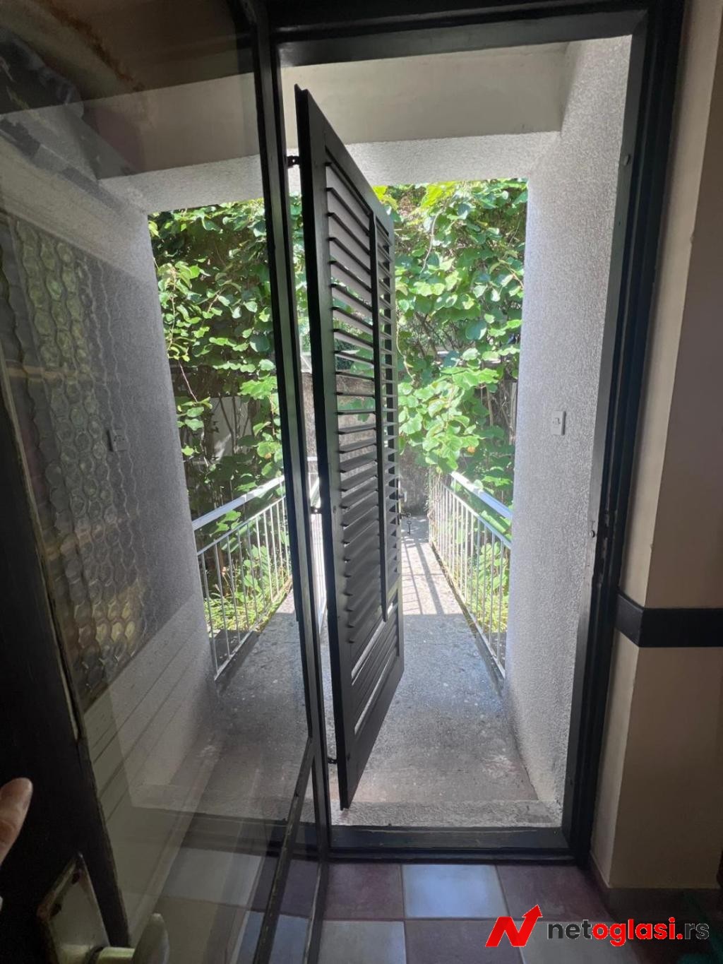 Kompletno renoviran apartman sa pogledom na Boku – Krasici (52m²)